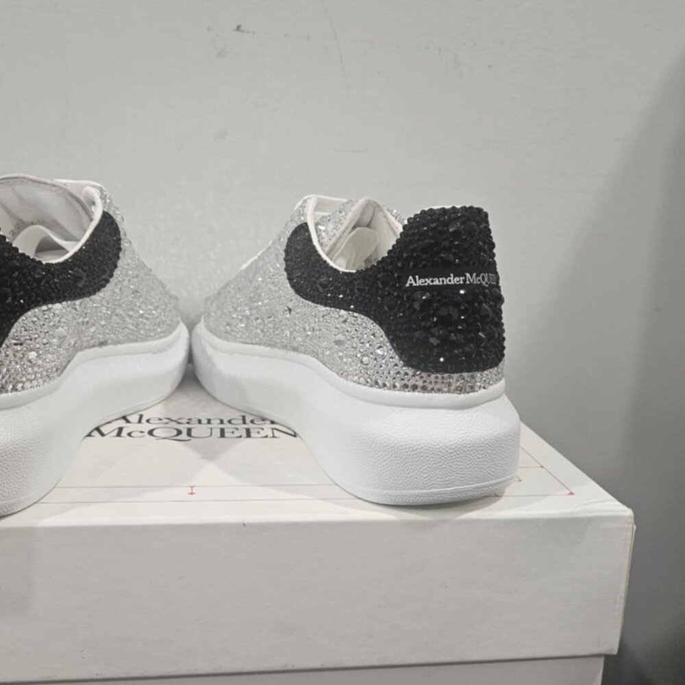 👟 Alexander McQueen Bi-Colour Crystal-Embellished Sneakers - Picture 8 of 9